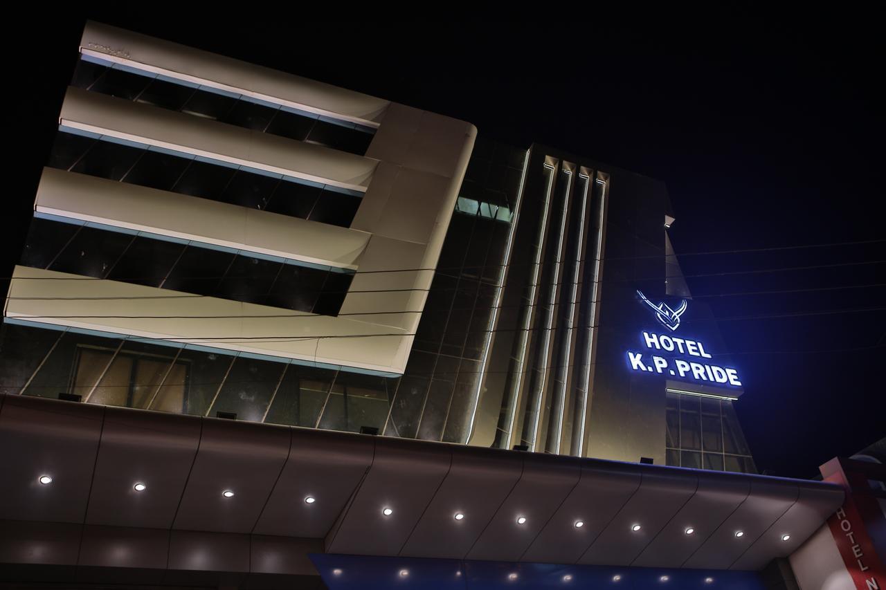Hotel K P Pride Jalgaon Exterior foto
