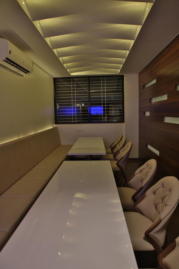 Hotel K P Pride Jalgaon Exterior foto
